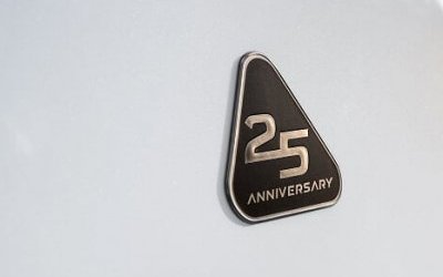  25 лет назад появился первый кроссовер: Toyota выпустила юбилейную версию RAV4