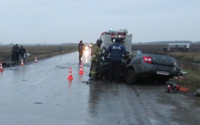 В ДТП с автобусом в Свердловской области погибли два человека