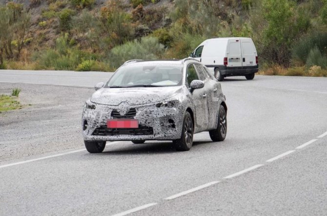 Renault Captur 2019 шпионские фото в камуфляже 3