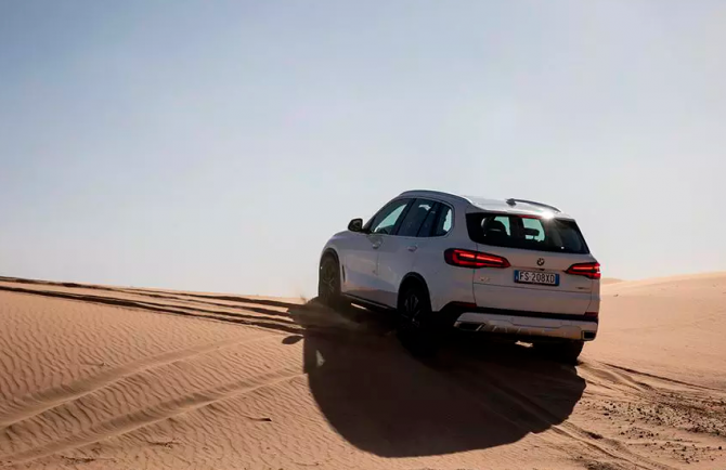 Новый BMW X5 испытали в пустыне 2