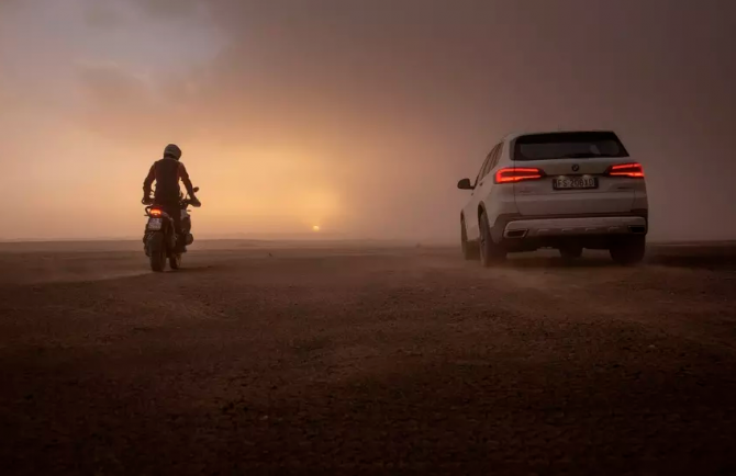 Новый BMW X5 испытали в пустыне 5