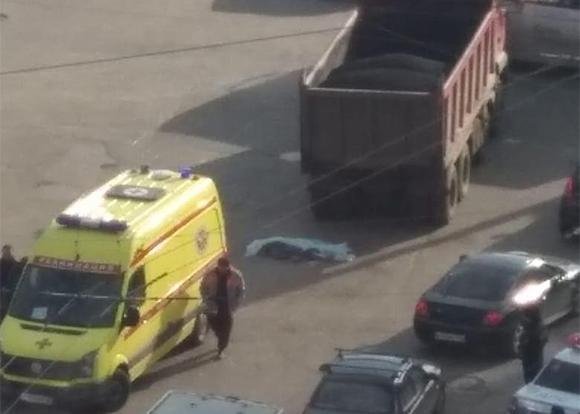 В Краснодаре грузовик насмерть задавил женщину (2)