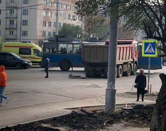 В Краснодаре грузовик насмерть задавил женщину (1)
