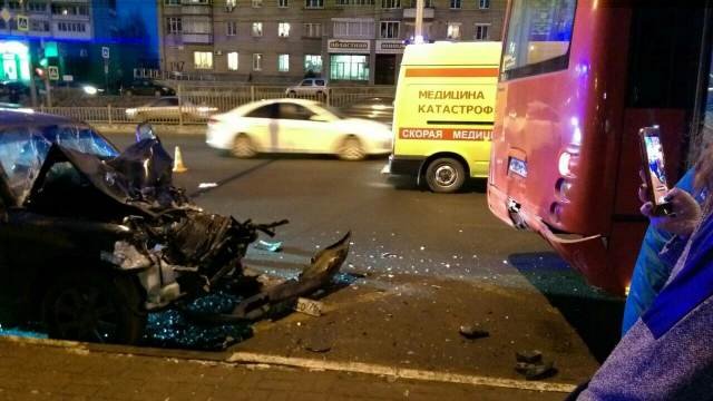 Внедорожник сбил четырех пешеходов в Ярославле