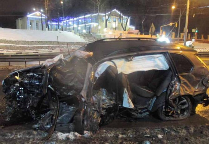 В Ярославле в ДТП погиб водитель иномарки