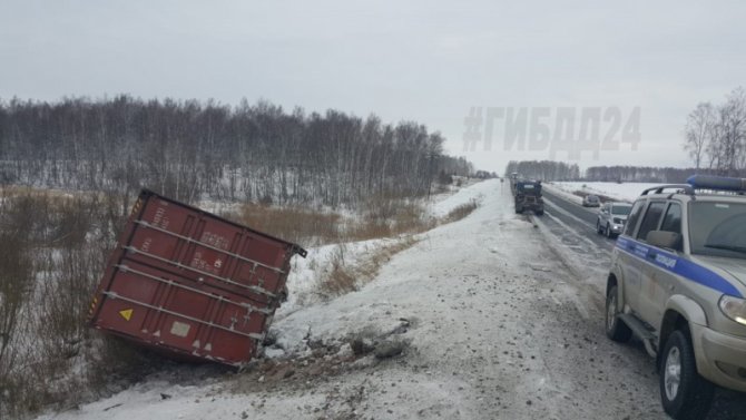 Два человека погибли в ДТП с грузовиком в Красноярском крае (2)