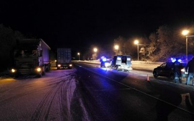 Под Тулой КамАЗ насмерть сбил мужчину