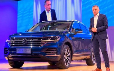 Volkswagen показал гибридные версии Touareg и Tayron