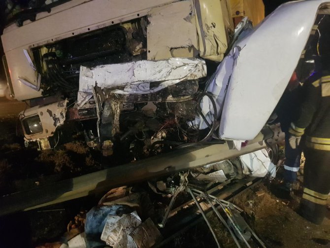 Два человека погибли в ДТП с грузовиком на Ставрополье
