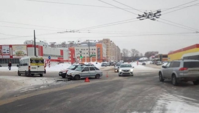 Пассажирка маршрутки пострадала в ДТП в Йошкар-Оле