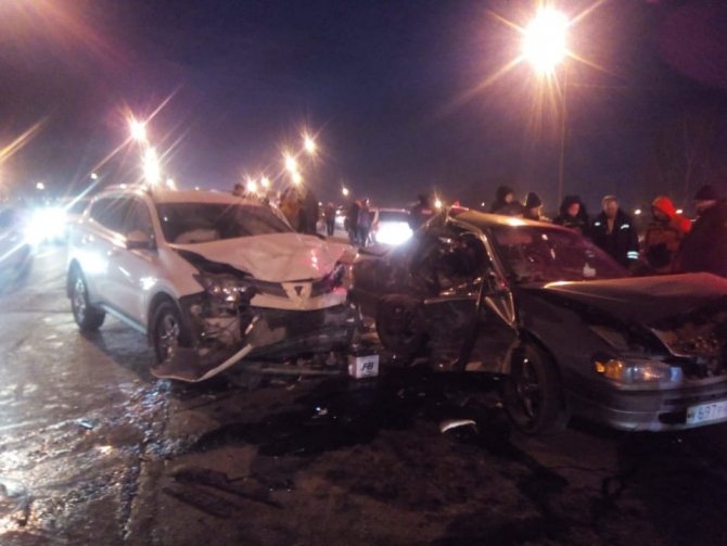 В ДТП с тремя «Тойотами» в Иркутске погиб молодой человек