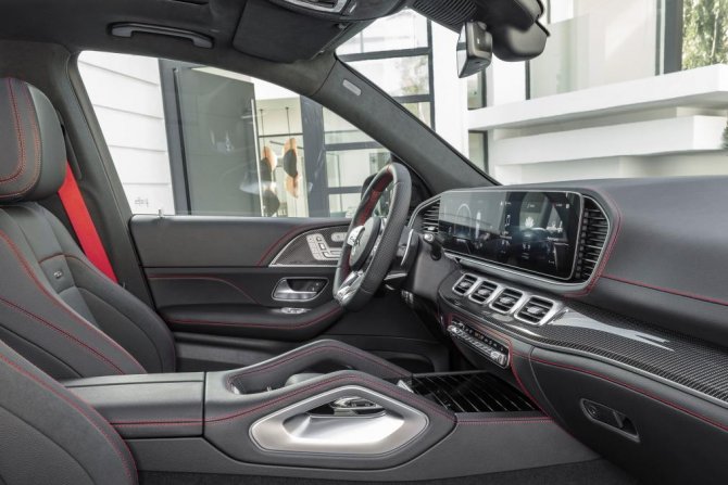 Mercedes-AMG GLE 53 2