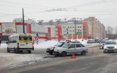 Пассажирка маршрутки пострадала в ДТП в Йошкар-Оле