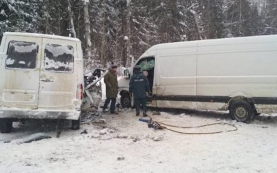 В ДТП с двумя фургонами в Кировской области погиб человек