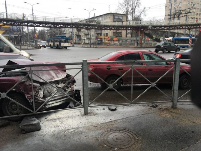 Пять человек пострадали в ДТП на юге Петербурга