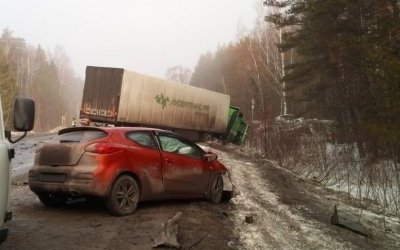 Водитель иномарки погиб в ДТП с фурой в Марий Эл