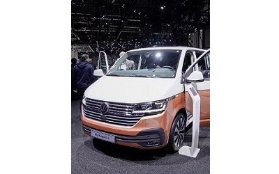 Volkswagen Multivan – первый из обновленного семейства Т6.1
