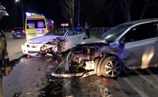 В ночном ДТП в Ростове пострадали трое