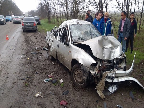 Два человека пострадали в ДТП на выезде из Ростова