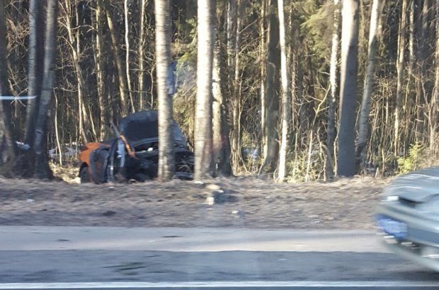 Водитель каршеринговой иномарки погиб в ДТП на Приморском шоссе