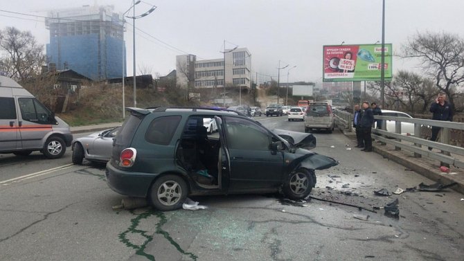 В ДТП во Владивостоке водитель иномарки убил отца семейства (1)