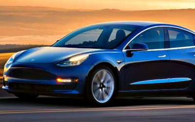 Продажи Tesla снизились на треть