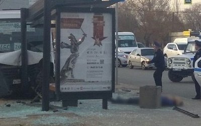 В Волгограде маршрутка насмерть била пешехода на тротуаре