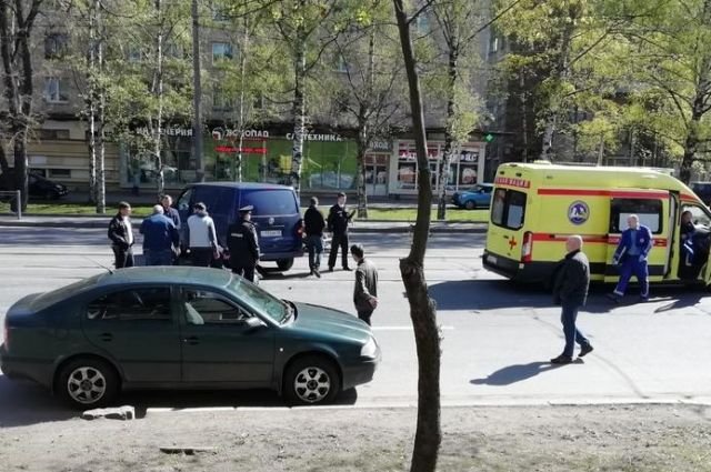 Мотоциклист серьезно пострадал в ДТП в Петербурге
