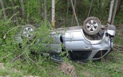 В Красноборском районе при опрокидывании автомобиля погиб водитель