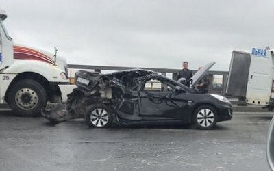 Молодой пассажир иномарки погиб в ДТП с фурой на КАД