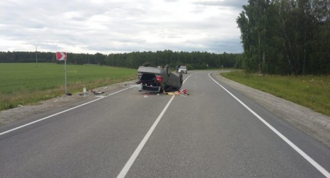 Молодая женщина погибла в ДТП с опрокинувшейся машиной в Челябинской области