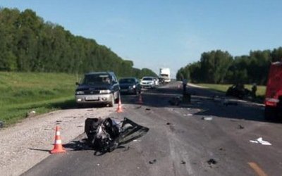 Двое детей и мужчина погибли в ДТП в Новосибирской области