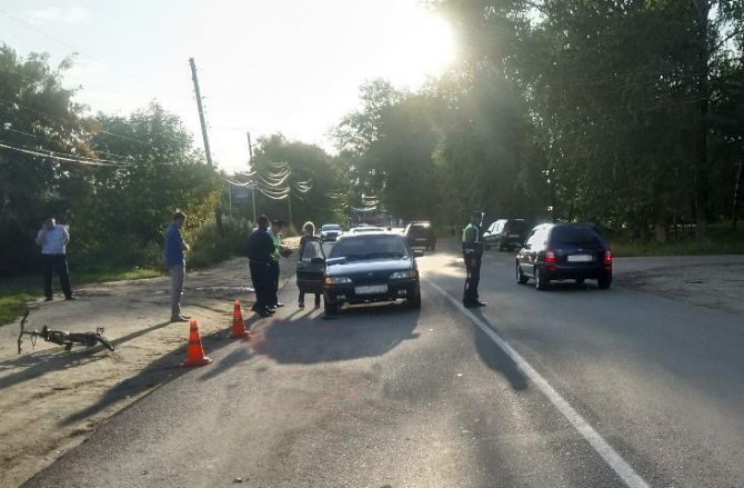 В Тамбовской области автомобиль сбил двоих детей на велосипеде