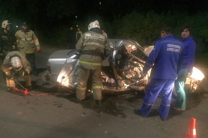Два человека погибли в ночном ДТП в Рязани