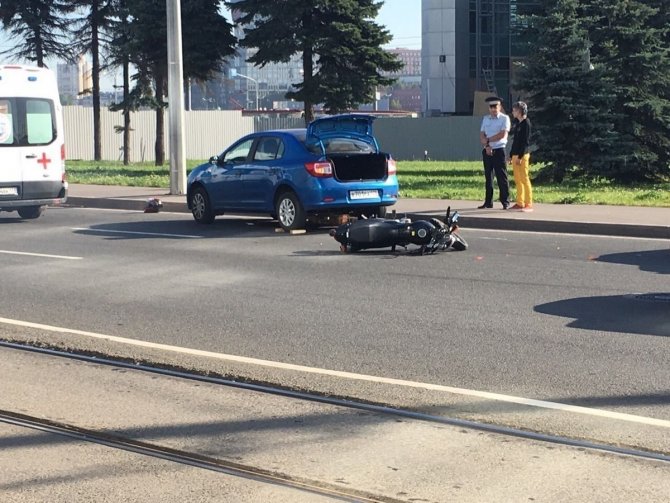 Мотоциклистка погибла в ДТП в Петербурге