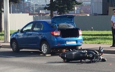 Мотоциклистка погибла в ДТП в Петербурге