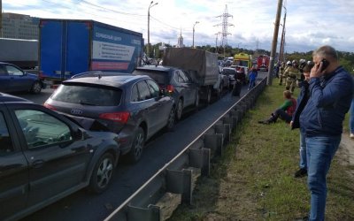 На мосту в Нижнем Новгороде столкнулись 8 машин