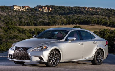 Lexus IS покинул российский авторынок