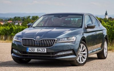 Известны российские цены на обновлённую Skoda Superb