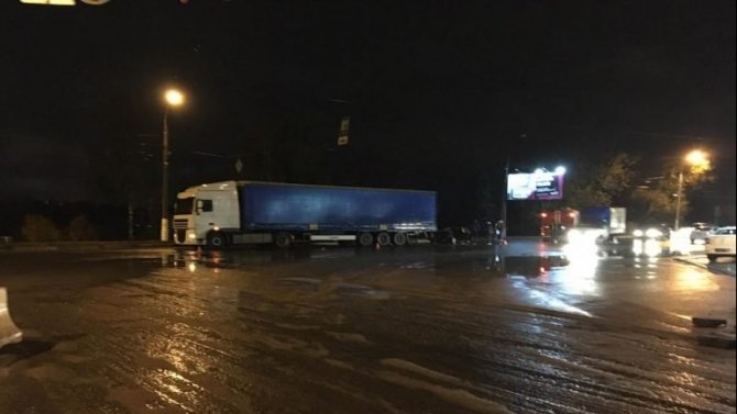 В Твери в ДТП в фурой погиб водитель ВАЗа