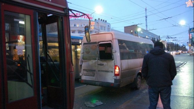 Два человека пострадали в ДТП с автобусом в Туле