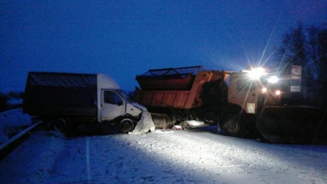 Водитель «Газели» и тракторист погибли в ДТП в Новосибирской области