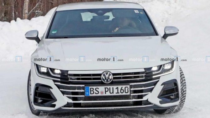 На дорогах замечен прототип нового Volkswagen Arteon R