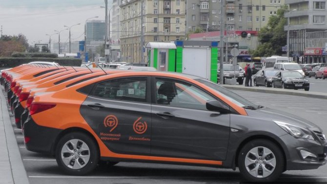 Каршеринговые фирмы стали ежедневно дезинфицировать свои автомобили