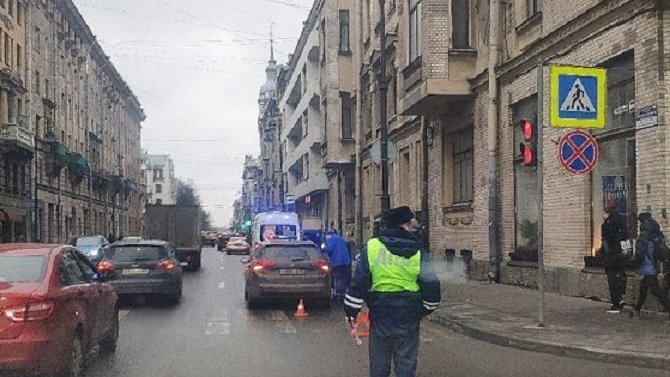В Петербурге иномарка сбила ребенка