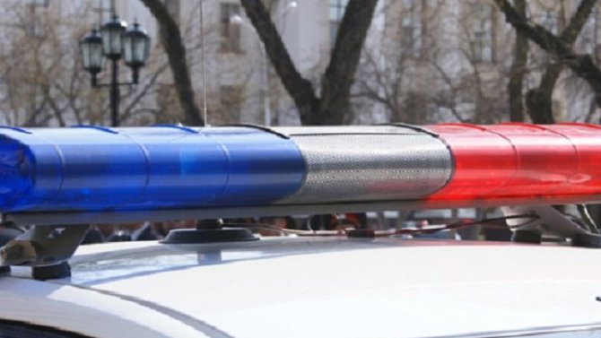 В Петербурге машина сбила женщину на тротуаре