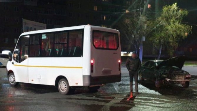 Две женщины пострадали в ДТП с маршруткой в Воронеже