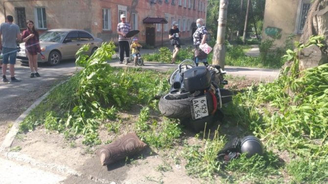 Мотоциклист серьезно пострадал в ДТП в Новосибирске