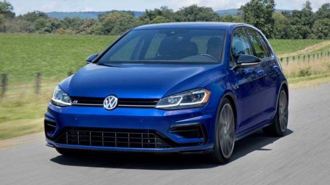 Volkswagen Golf R станет гибридным
