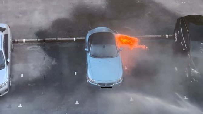 На проспекте Славы в Санкт-Петербурге горел BMW